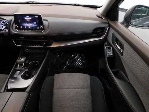 Used 2023 Nissan Rogue SV image 37