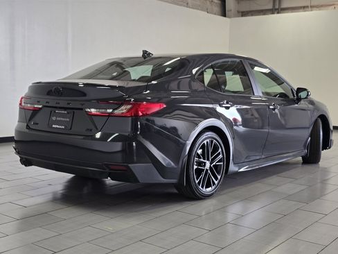 Certified 2025 Toyota Camry SE w/ Convenience Package image 17
