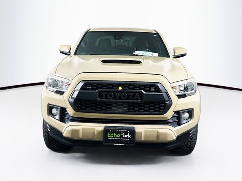 Used 2018 Toyota Tacoma TRD Sport w/ Technology Package image 2