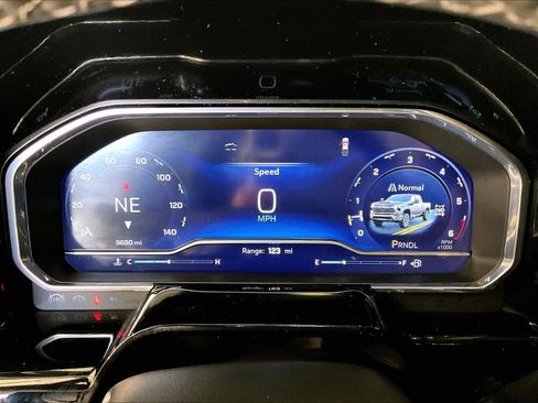 Used 2025 Chevrolet Silverado 2500 LTZ w/ LTZ Premium Package image 25