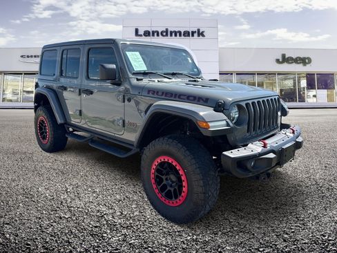 Used 2018 Jeep Wrangler Unlimited Rubicon w/ Dual Top Group AWD/4WD image 21