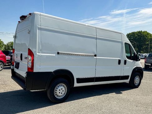 Used 2025 RAM ProMaster 2500 w/ Convenience Group FWD image 3