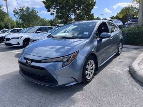 Used 2025 Toyota Corolla LE image 3