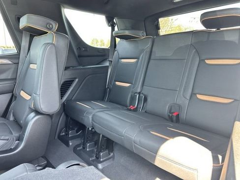 Used 2023 GMC Yukon AT4 w/ Technology Package AWD/4WD image 27