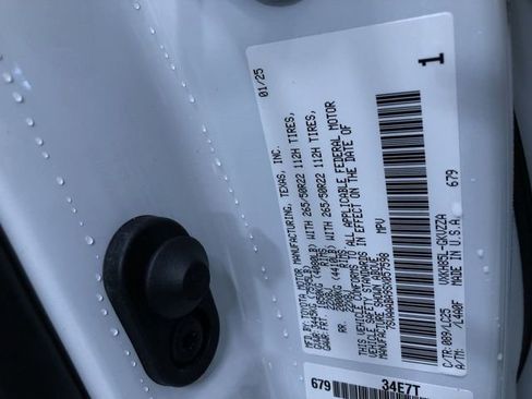 Used 2025 Toyota Sequoia Capstone image 28