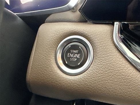 Used 2023 GMC Canyon Denali image 22