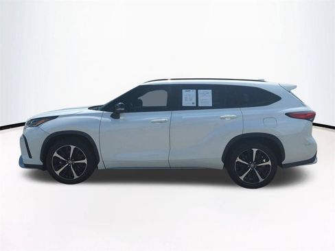 Used 2021 Toyota Highlander XSE FWD image 8