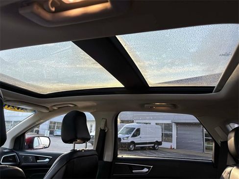 Used 2020 Ford Edge Titanium w/ Equipment Group 301A image 11