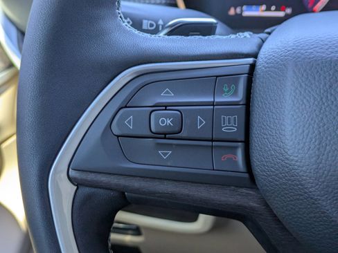 New 2025 Jeep Grand Cherokee Limited w/ Luxury Tech Group II image 26