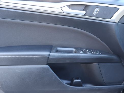 Used 2020 Ford Fusion SE image 14