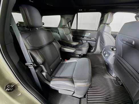 Used 2025 Ford Expedition Tremor image 31