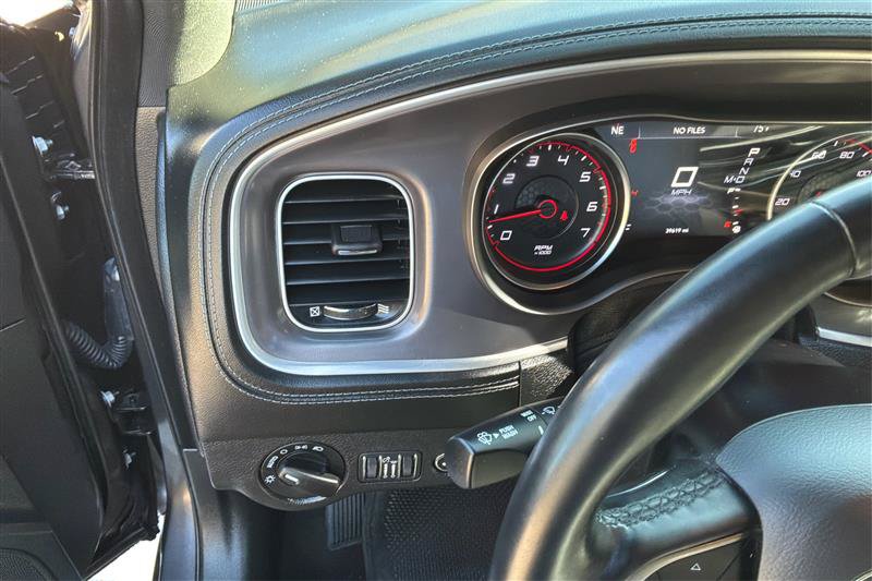 Used 2022 Dodge Charger SXT w/ Plus Group RWD image 17