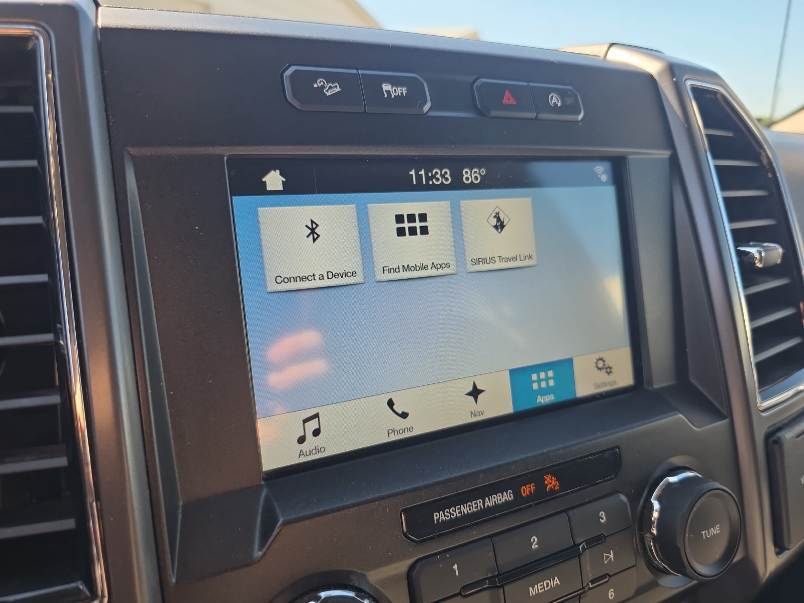Used 2018 Ford F150 XLT w/ Equipment Group 302A Luxury AWD/4WD image 18
