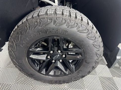 Used 2024 Chevrolet Silverado 1500 LT Trail Boss w/ Convenience Package II image 7