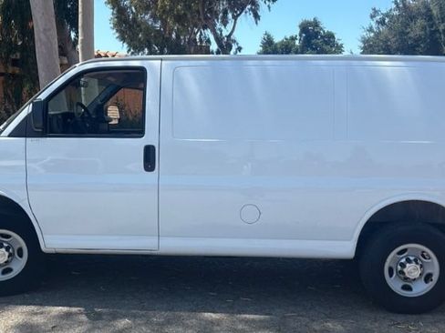 Used 2015 Chevrolet Express 2500 RWD image 6