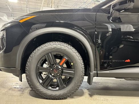 New 2026 Nissan Rogue SV AWD/4WD image 19