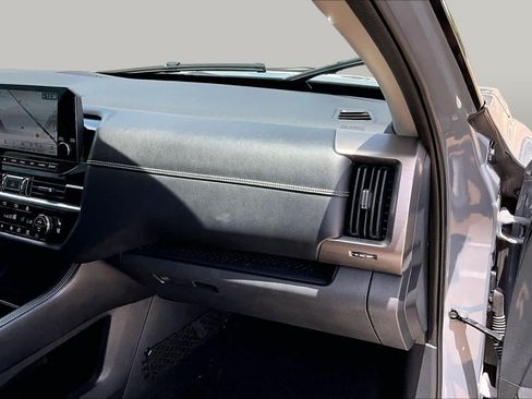 Used 2022 Nissan Pathfinder Platinum w/ Cargo Package FWD image 19