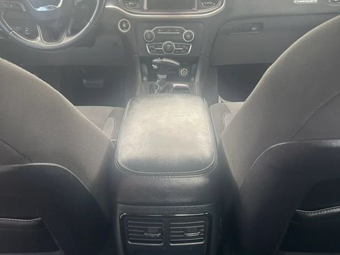 Used 2016 Dodge Charger SE w/ Blacktop Package RWD image 28
