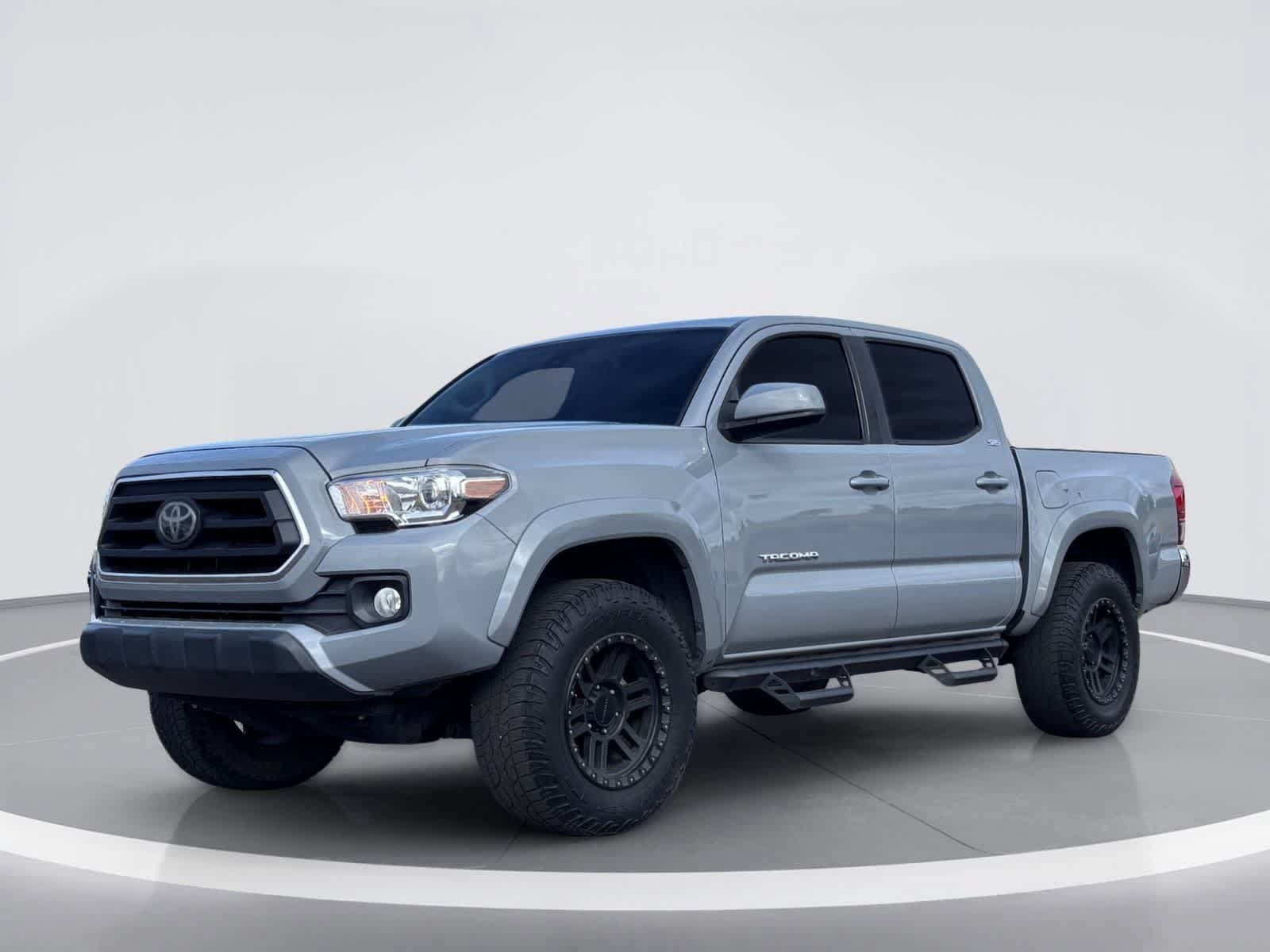 Used 2021 Toyota Tacoma SR5 RWD image 2