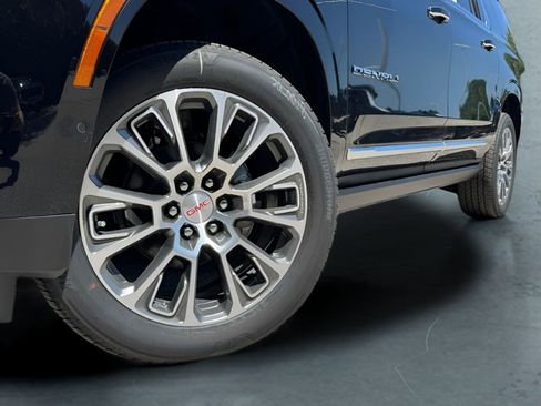 New 2026 GMC Yukon XL Denali w/ Sun & Power Step Package AWD/4WD image 2