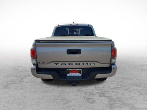 Used 2020 Toyota Tacoma Limited AWD/4WD image 6