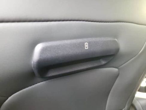 New 2025 Ford Expedition Active image 30