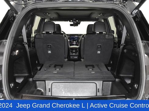 Used 2024 Jeep Grand Cherokee L Limited w/ Luxury Tech Group II image 33