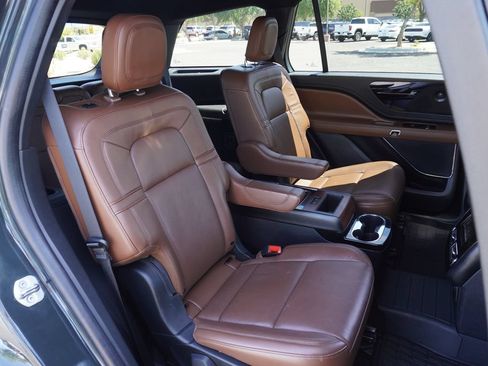 Used 2023 Lincoln Aviator Reserve w/ Equipment Group 201A RWD image 10