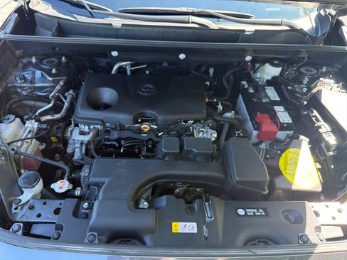 Used 2025 Toyota RAV4 LE AWD/4WD image 25