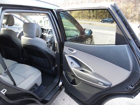 Used 2018 Hyundai Santa Fe Sport w/ 2.4L Value Package 02 image 19