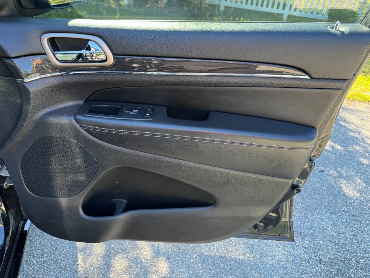 Used 2016 Jeep Grand Cherokee Overland RWD image 29