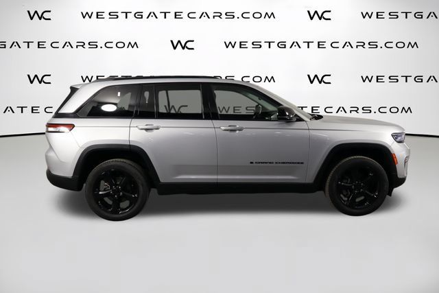 Used 2023 Jeep Grand Cherokee Limited w/ Black Appearance Package RWD image 46