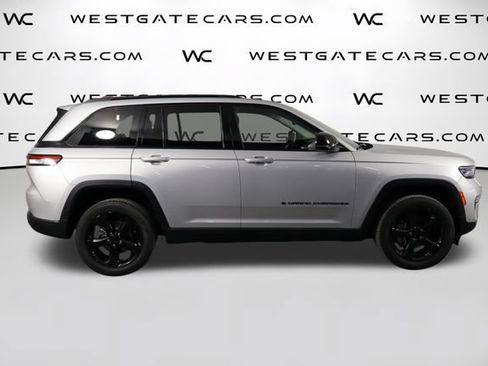 Used 2023 Jeep Grand Cherokee Limited w/ Black Appearance Package RWD image 46