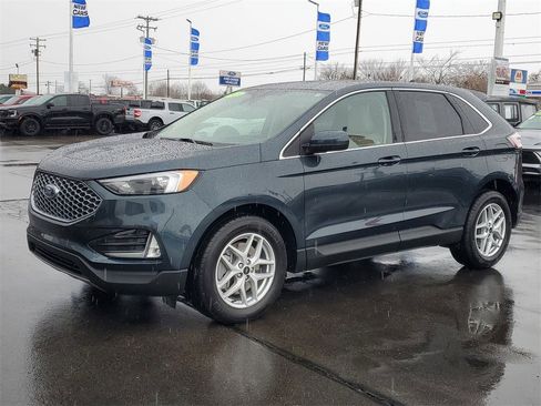 Used 2023 Ford Edge SEL w/ Convenience Package image 3