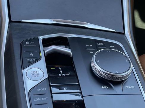 Used 2023 BMW 330i Sedan w/ Convenience Package image 17