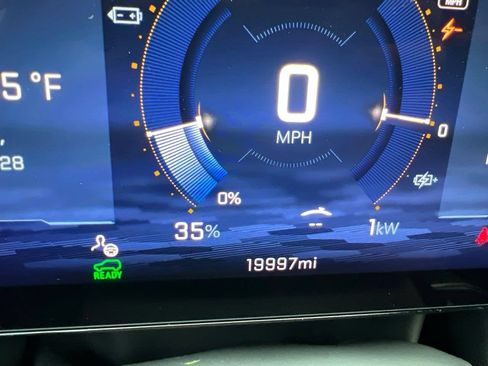 Used 2024 Chevrolet Equinox EV LT FWD image 17