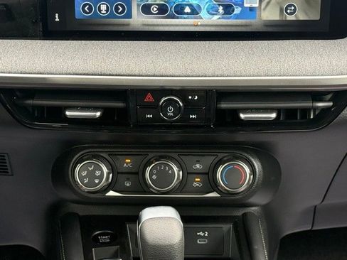 New 2025 Nissan Kicks SV image 23