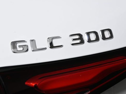 Certified 2026 Mercedes-Benz GLC 300 4MATIC image 38