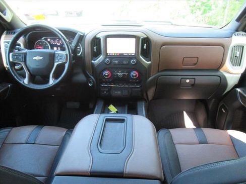Used 2022 Chevrolet Silverado 3500 High Country w/ Safety Package II AWD/4WD image 12