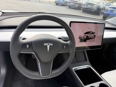 Used 2023 Tesla Model 3 Standard Range RWD image 9
