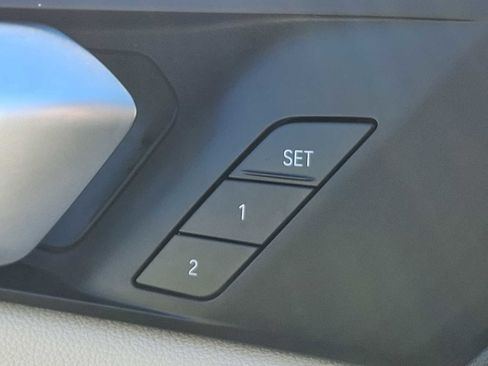 Used 2022 BMW X5 xDrive40i w/ Premium Package image 28