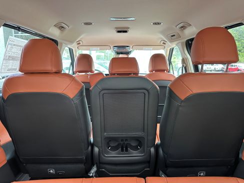 New 2026 Kia Carnival EX image 12