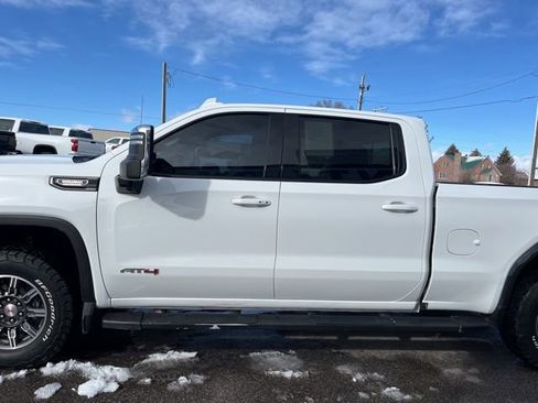 Used 2024 GMC Sierra 1500 AT4 image 8