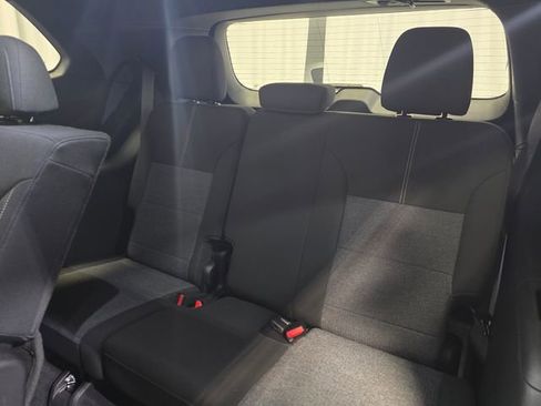 Used 2025 GMC Acadia Elevation image 21