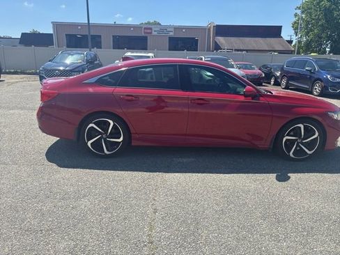 Used 2019 Honda Accord Sport image 2