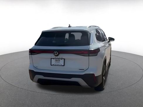 Used 2026 Volkswagen Tiguan SE AWD/4WD image 12