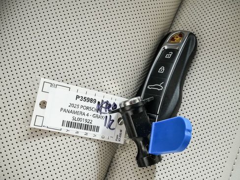 Certified 2025 Porsche Panamera 4 w/ Premium Package image 38