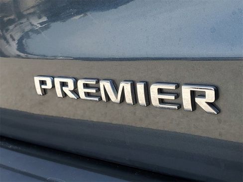 Used 2019 Chevrolet Suburban Premier w/ Premier Plus Edition image 6