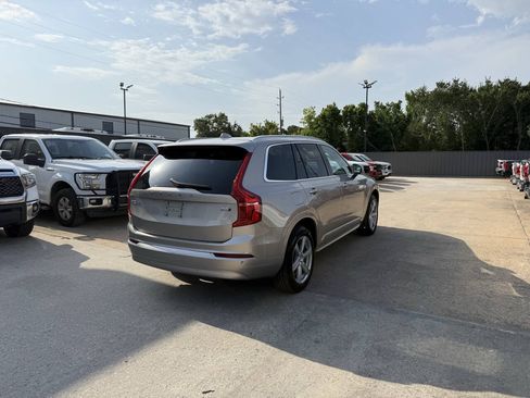 Used 2023 Volvo XC90 B5 Core AWD/4WD image 5
