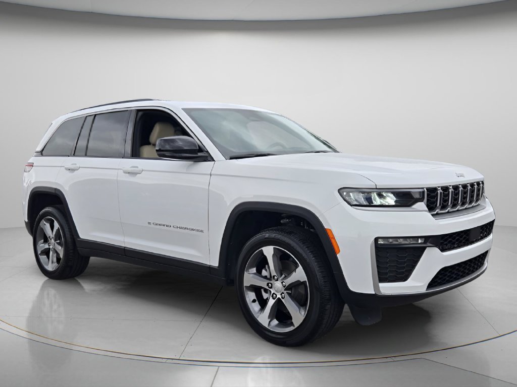 Used 2026 Jeep Grand Cherokee Limited RWD image 9